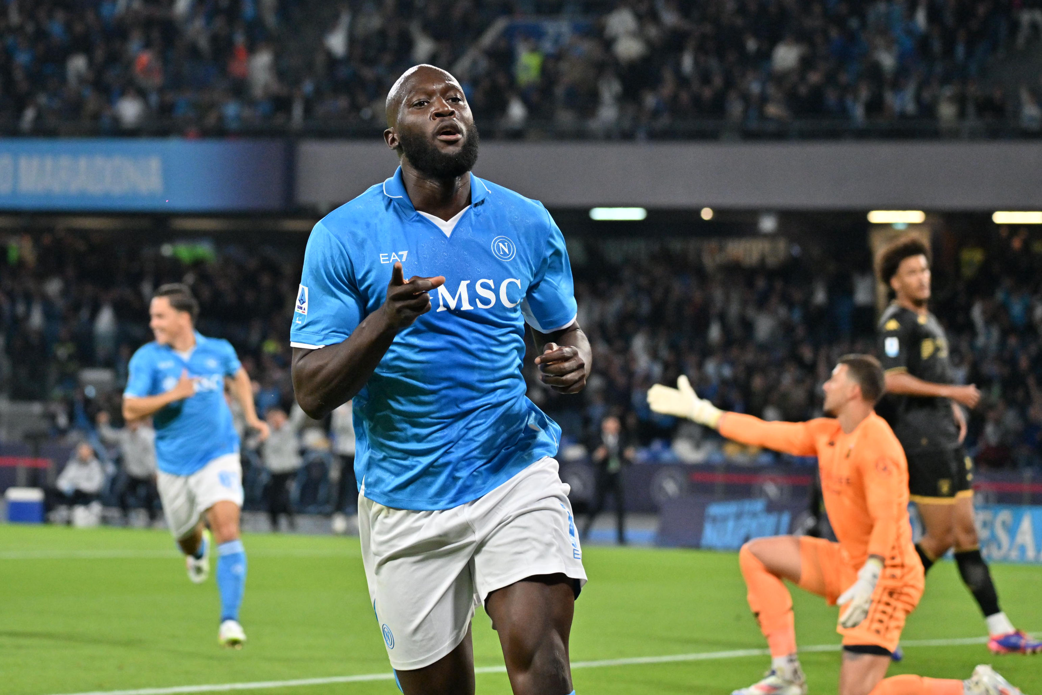 那不勒斯客场击败热那亚,止连败之苦 那不勒斯客场击败热那亚,止连败之苦