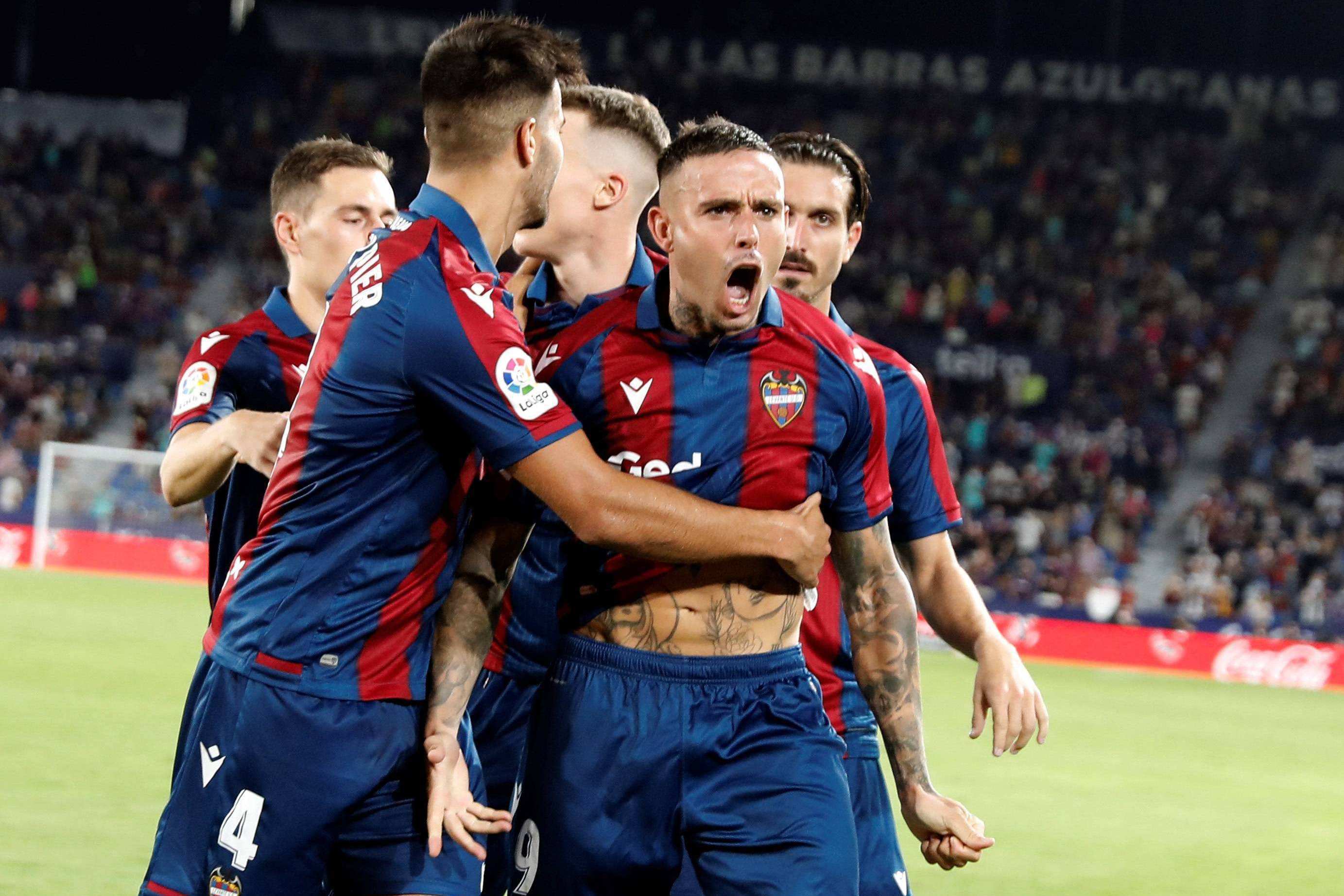 利物浦力克切尔西，莱万扛起全队